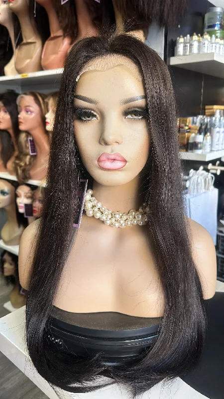 Human - hair wig in a jet - black color for a classic and timeless lookChene