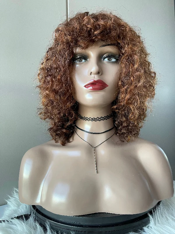 Human - hair wig with a wavy texture for a beachy and relaxed lookSasha Human hair