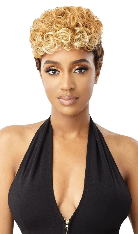 Brazilian - human - hair wig with a full and voluminous lookOutre Fab&Fly™ Human Hair Full Cap Wig Color Queen - Sofina