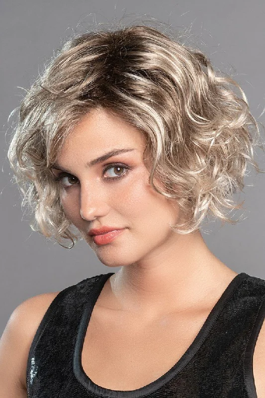 Ash - blonde bob wig for a trendy and cool - toned lookSale - Ellen Wille Wigs - Movie Star - Color: Sandy Blonde Rooted