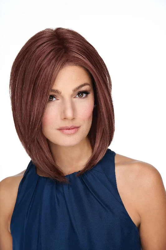 Petite bob wig suitable for women with small facesOn Point Wig by Raquel Welch